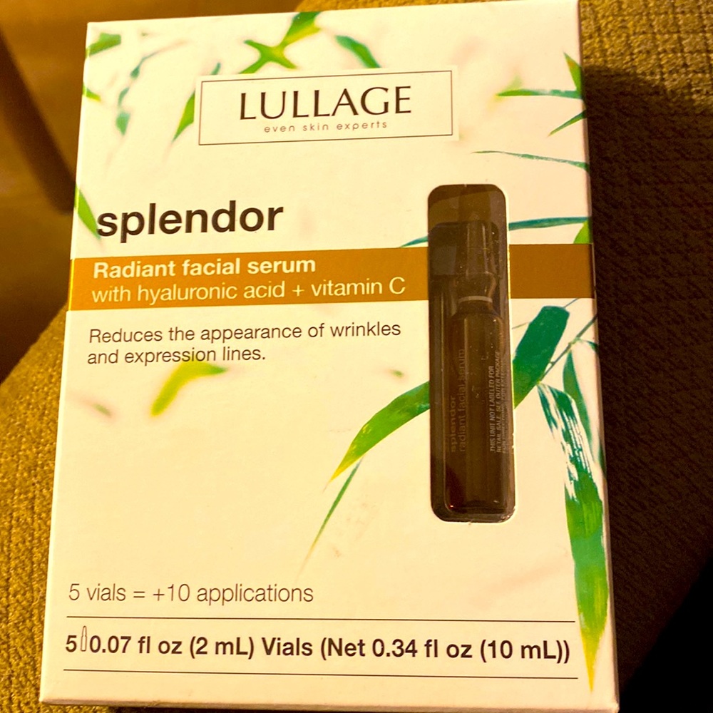 Radiant facial serum with hyaluronic acid+ vitamin C